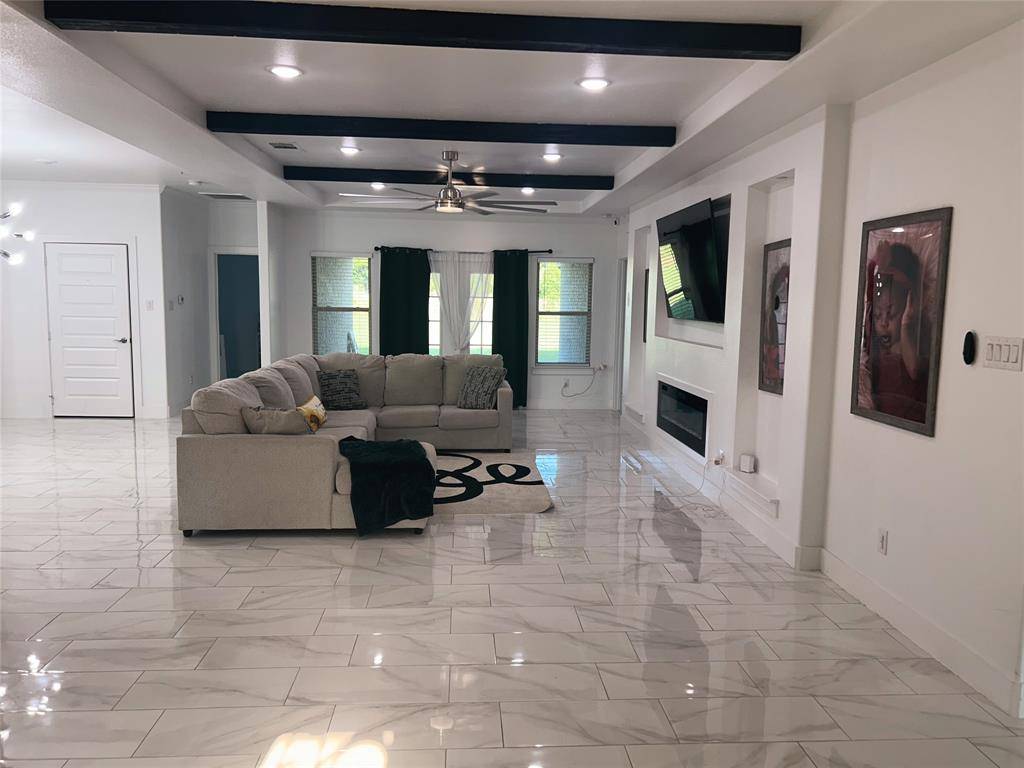 Mabank, TX 75147,2107 Cole Street