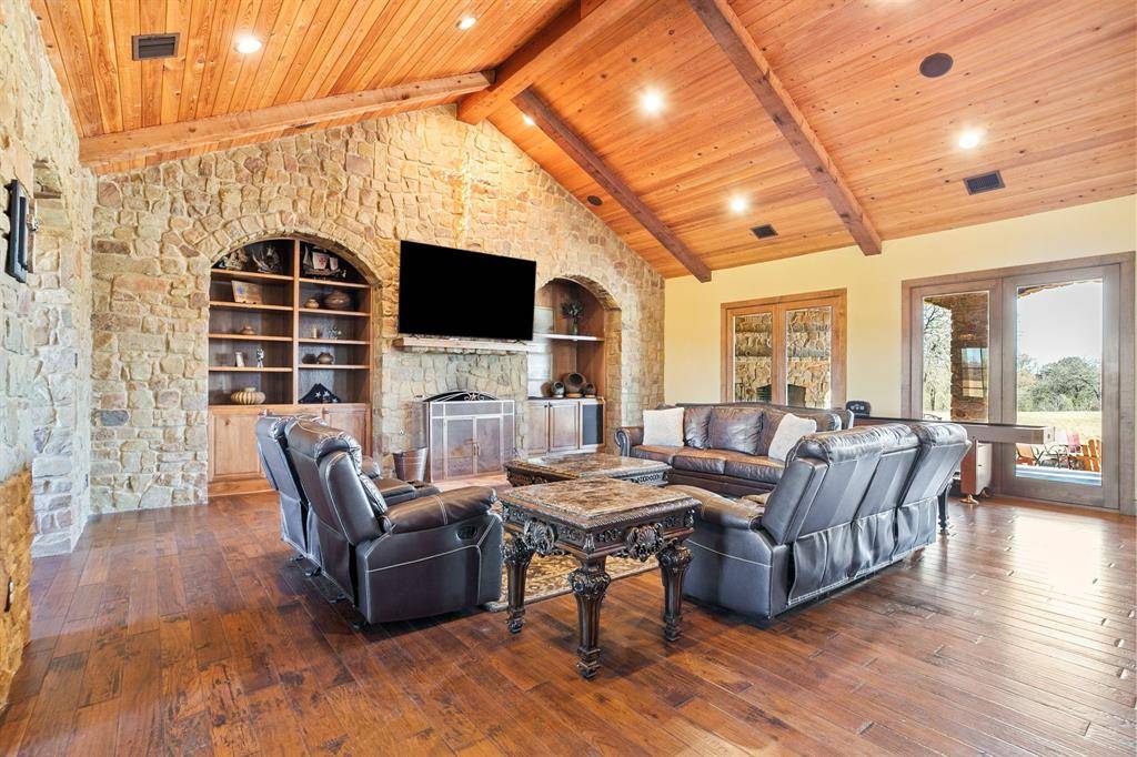 Blum, TX 76627,1561 Fm 934