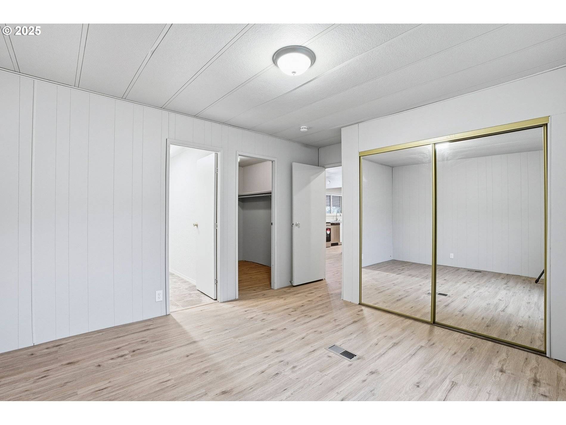 Fairview, OR 97024,21100 NE SANDY BLVD #59