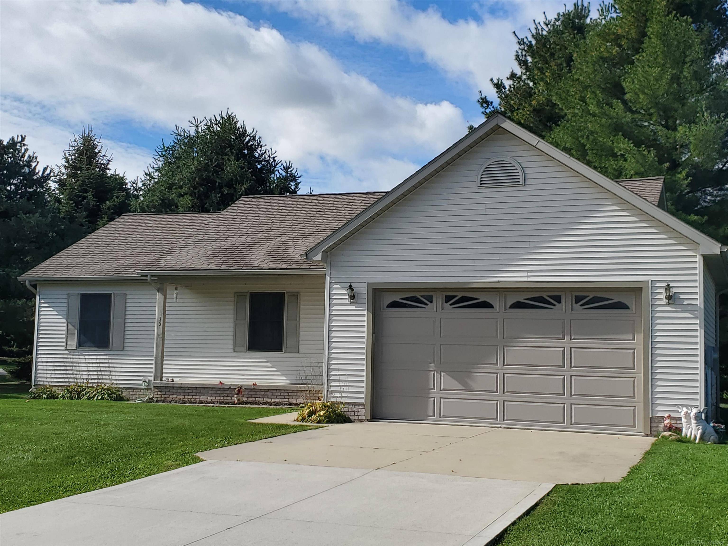 Port Sanilac, MI 48469,35 Austin DR