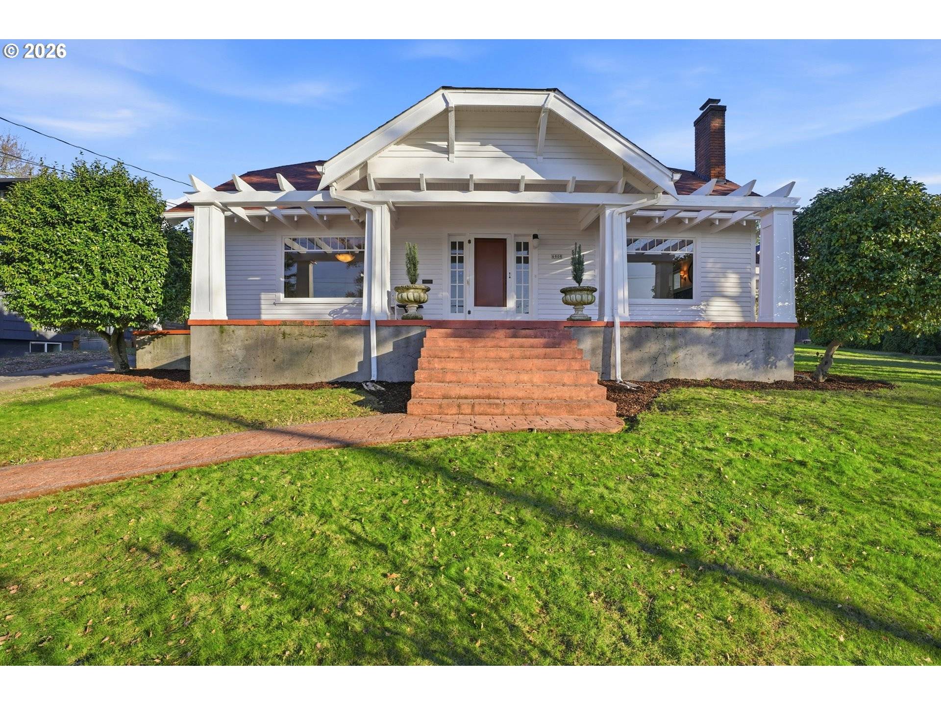 Portland, OR 97219,6908 SW 33RD PL