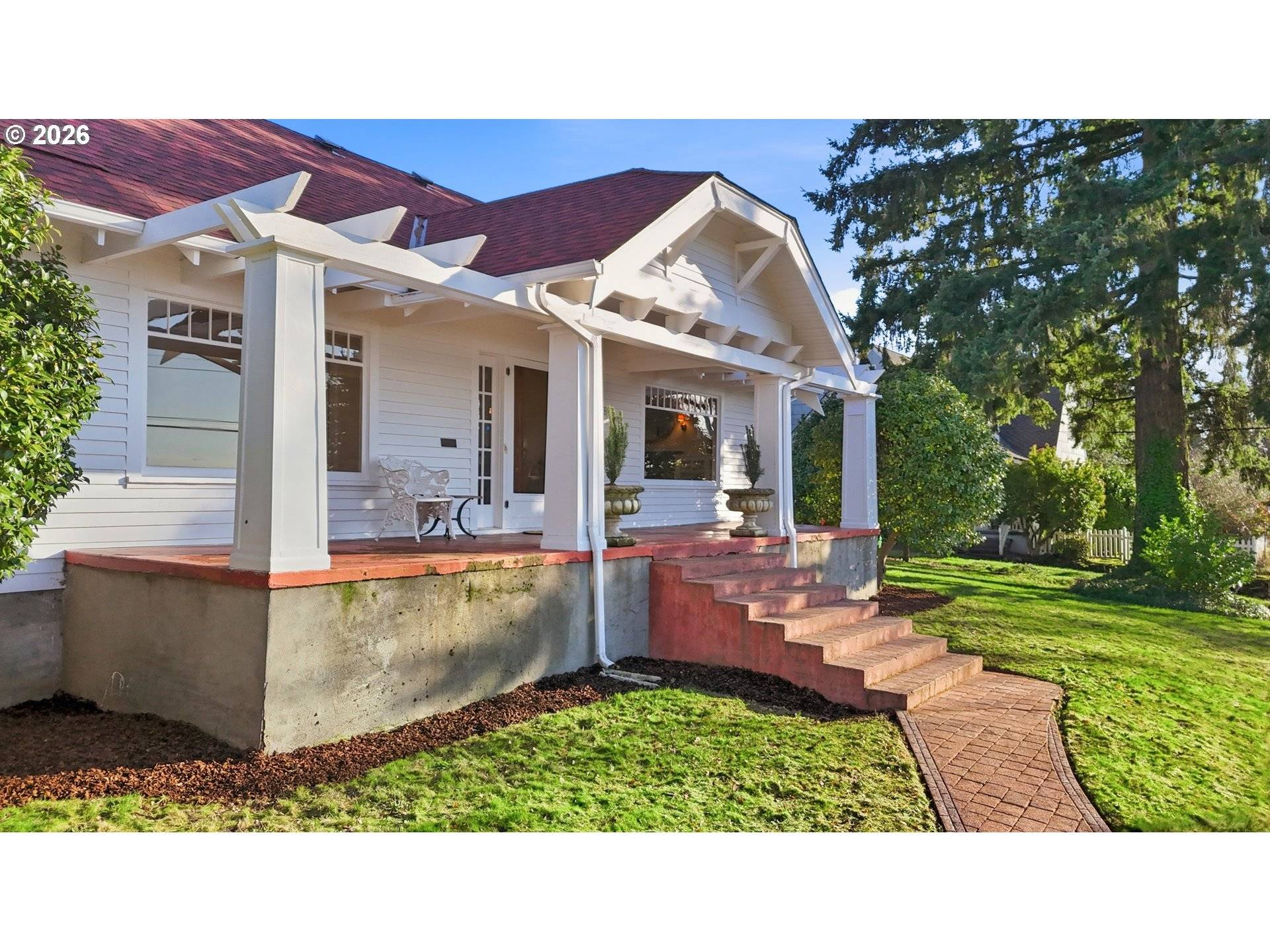 Portland, OR 97219,6908 SW 33RD PL