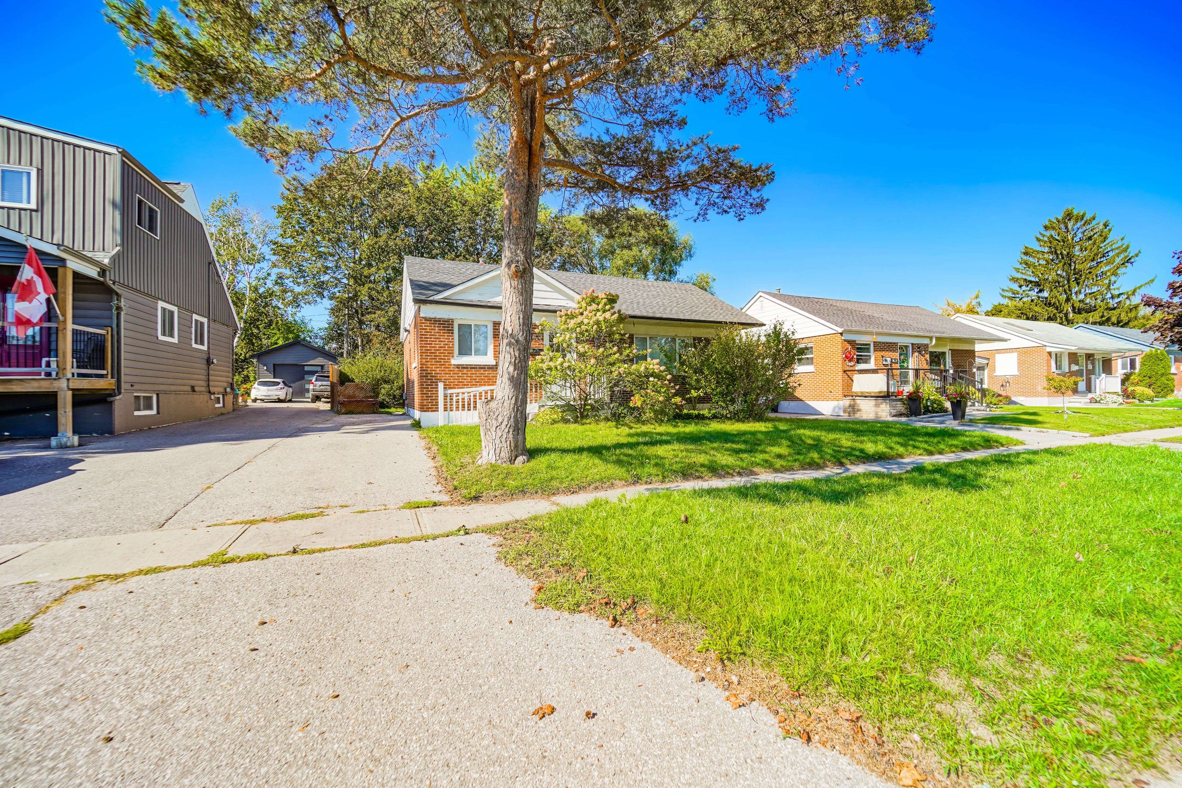 Ajax, ON L1S 2N9,82 Admiral RD