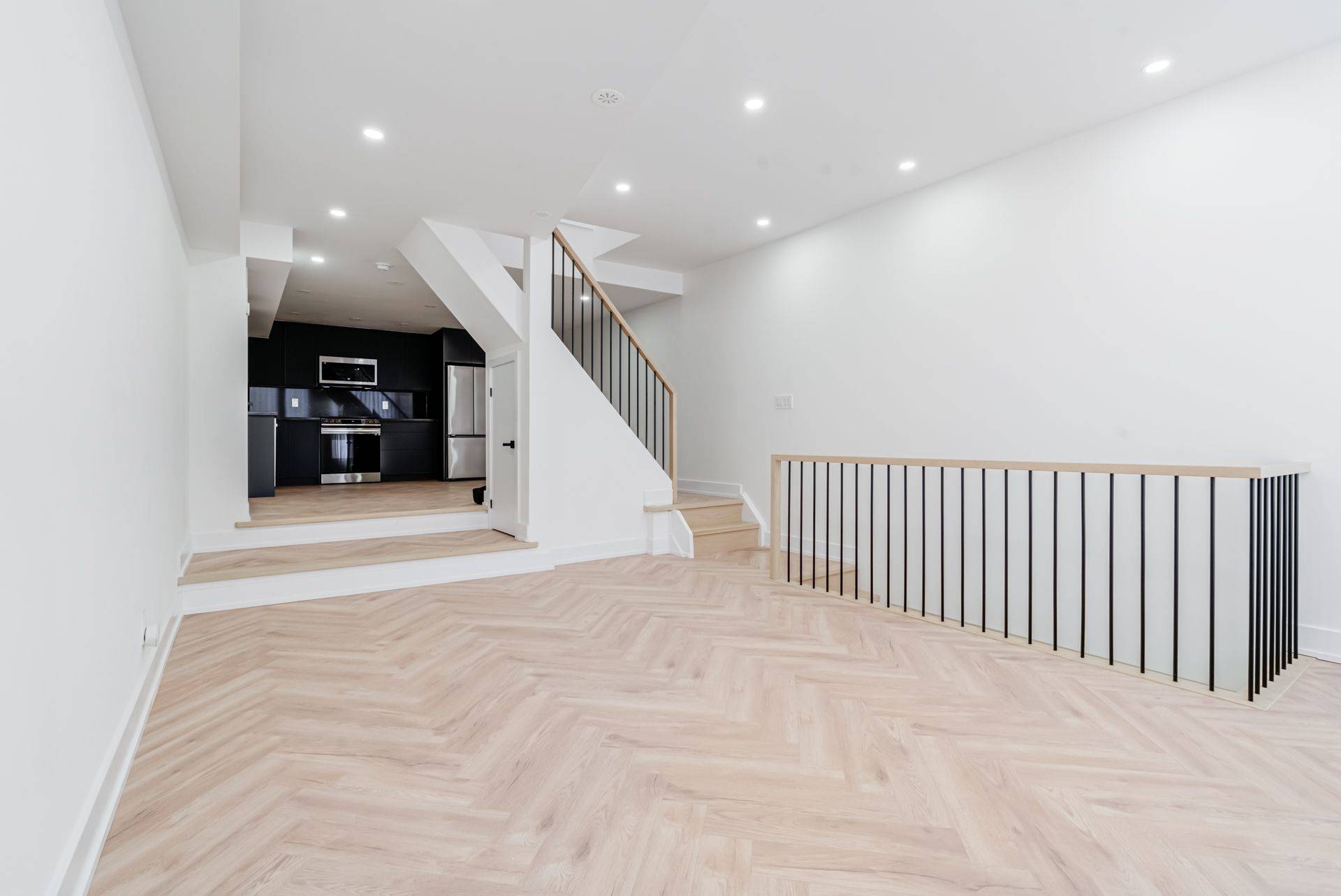 Toronto E03, ON M4B 2S7,861 O'Connor DR E #2