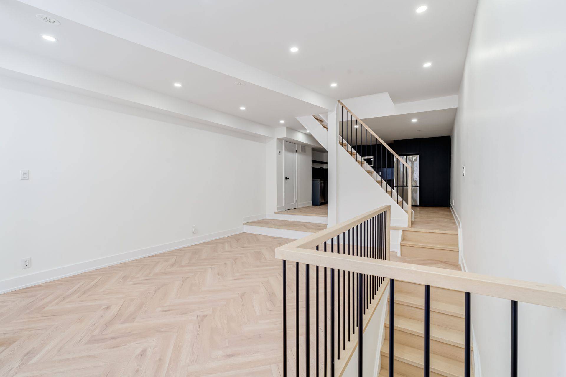 Toronto E03, ON M4B 2S7,861 O'Connor DR E #2