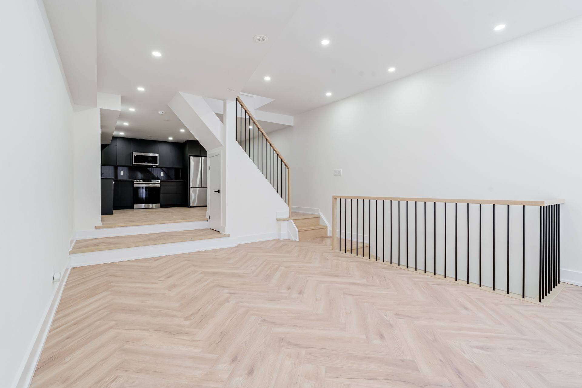 Toronto E03, ON M4B 2S7,861 O'Connor DR E #2