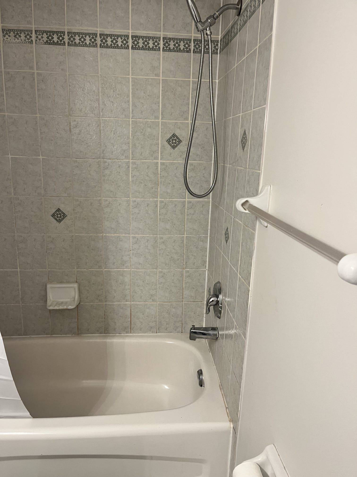 Toronto E11, ON M1X 2A9,7 Glacier CRES