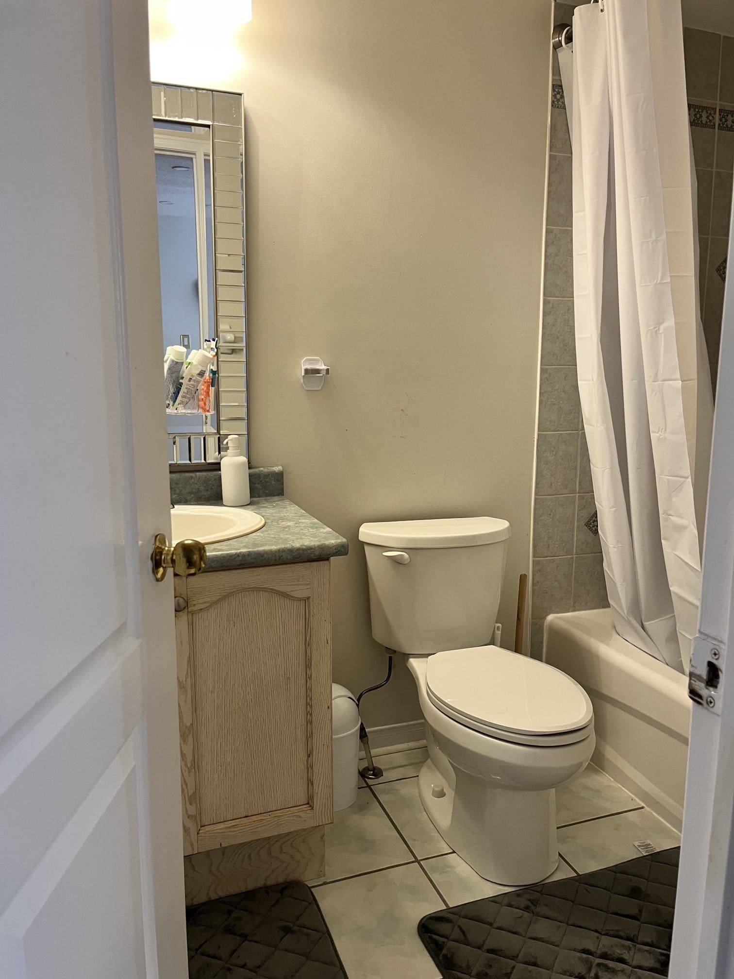 Toronto E11, ON M1X 2A9,7 Glacier CRES