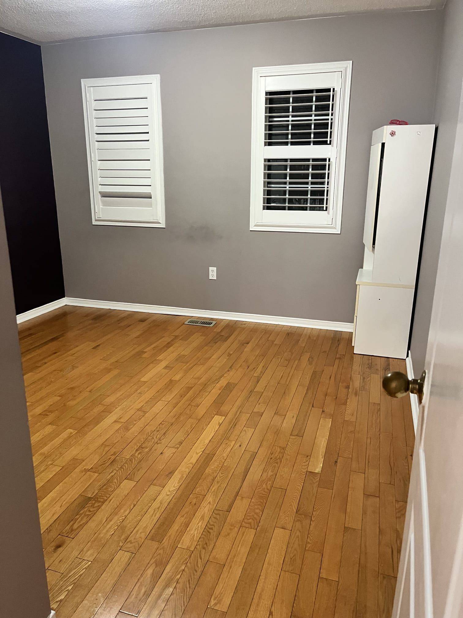 Toronto E11, ON M1X 2A9,7 Glacier CRES