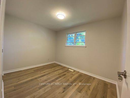 Pickering, ON L1W 1S4,862 Liverpool RD