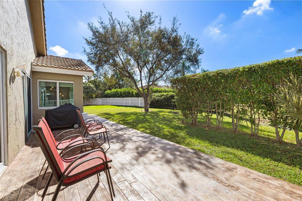 Weston, FL 33326,75 N Gables Blvd