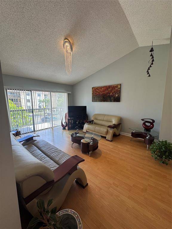 Pompano Beach, FL 33067,5681 Riverside Dr #203