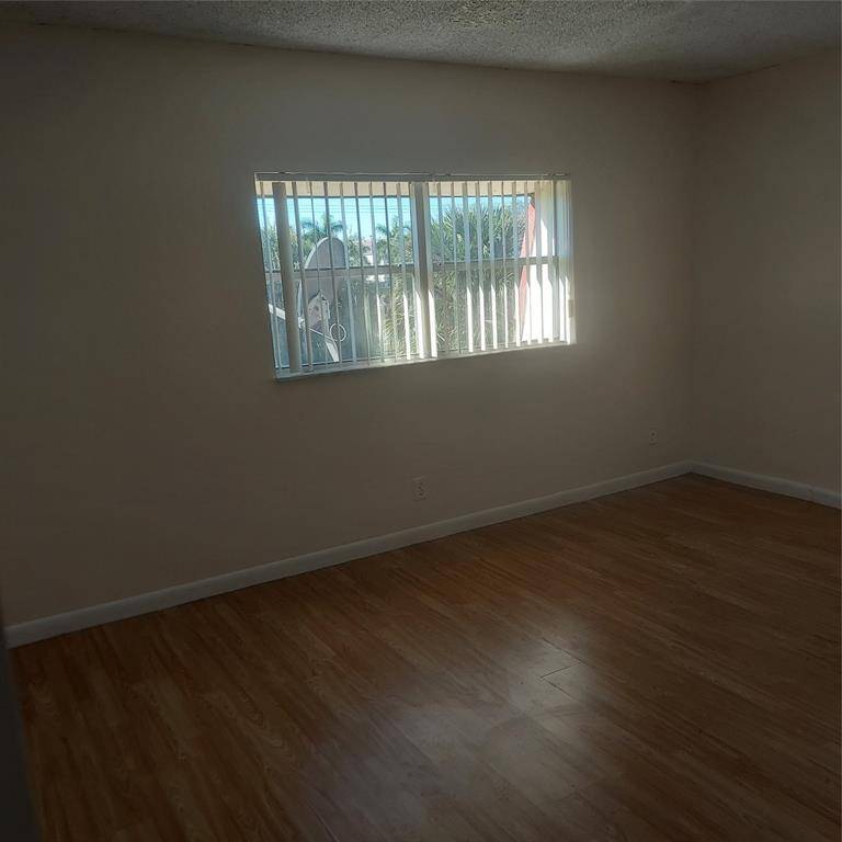 Lauderhill, FL 33313,5409 NW 27th St