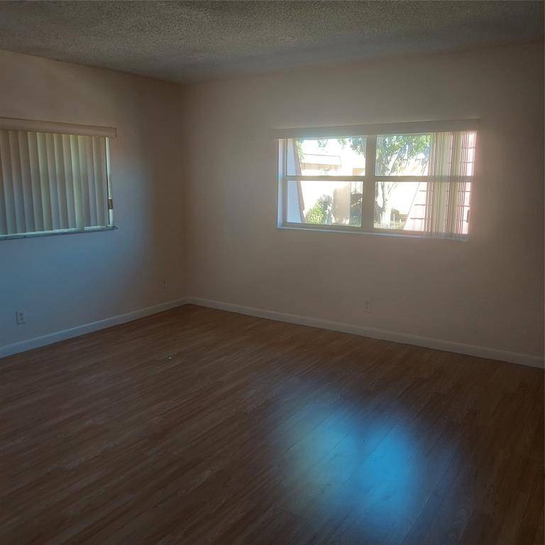 Lauderhill, FL 33313,5409 NW 27th St