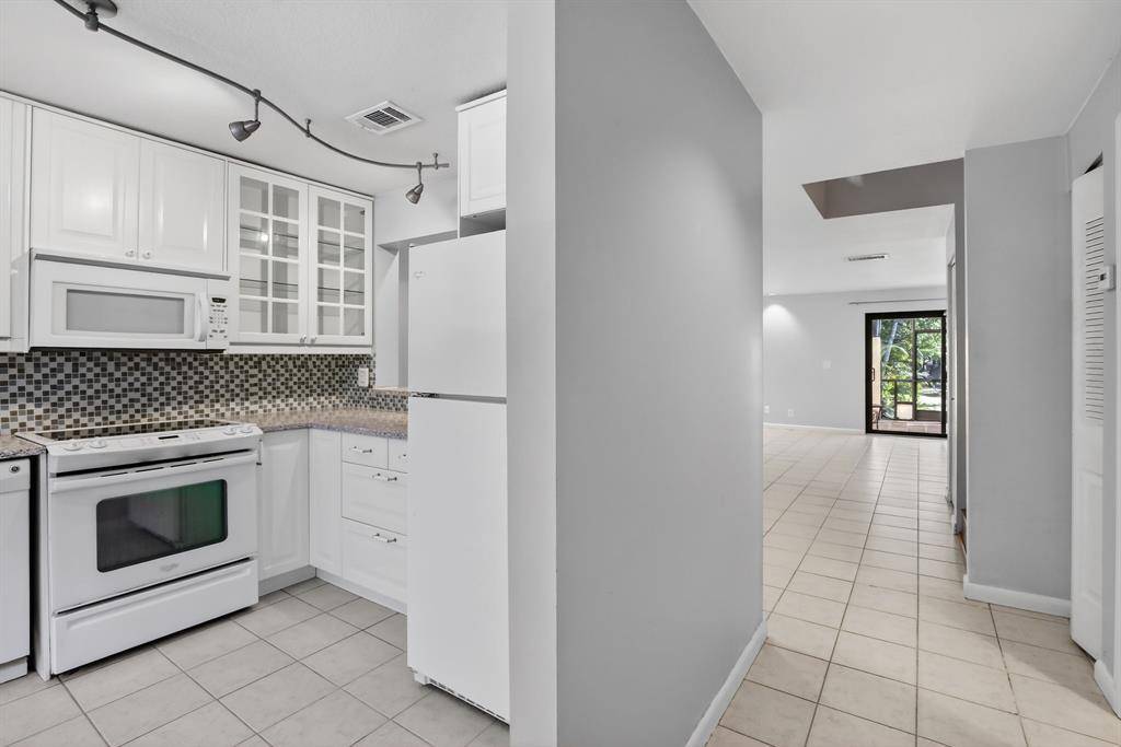 Pembroke Pines, FL 33024,1261 NW 99th Ter #47