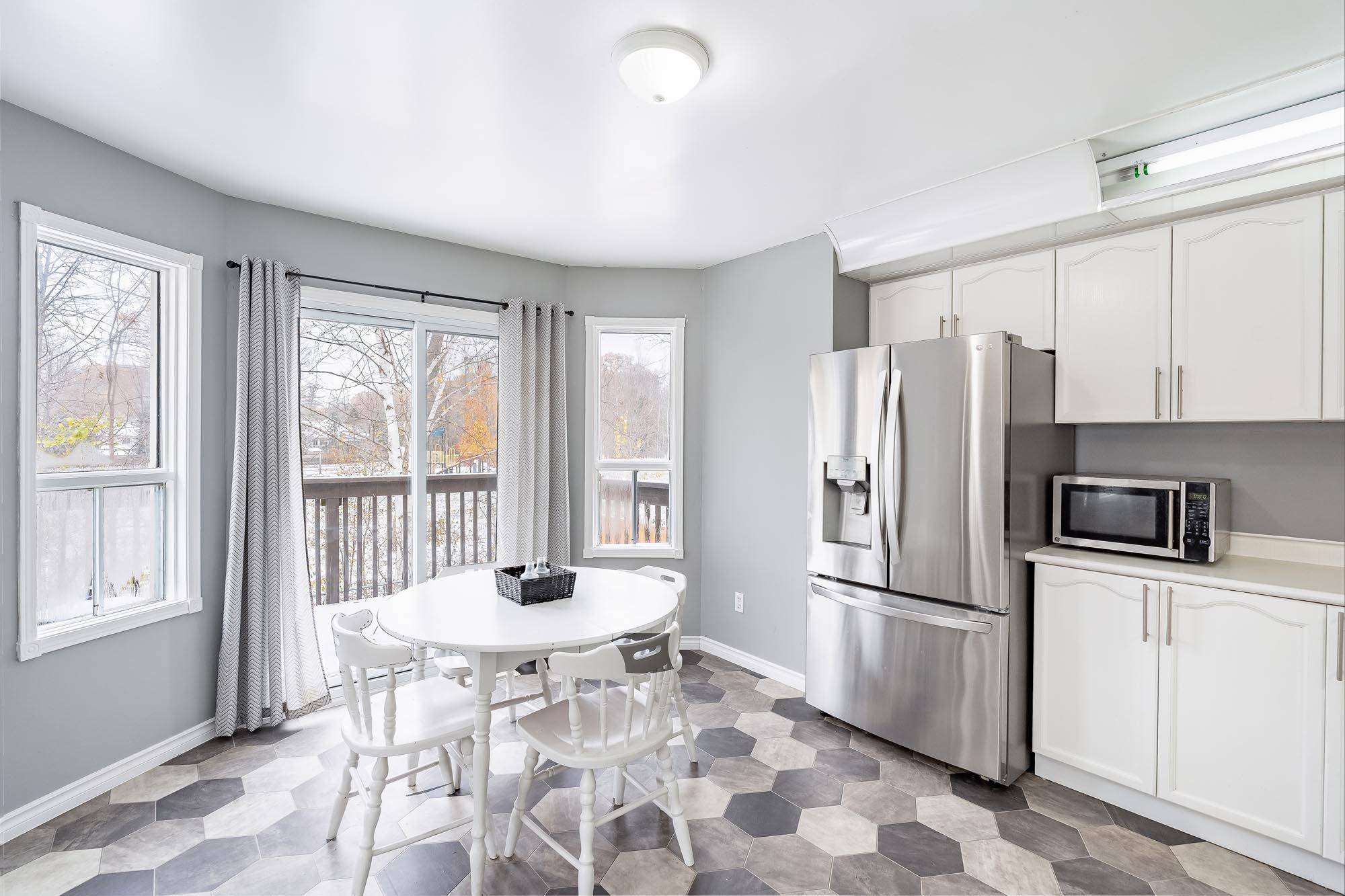 Wasaga Beach, ON L9Z 1G4,5 Harbour CRES