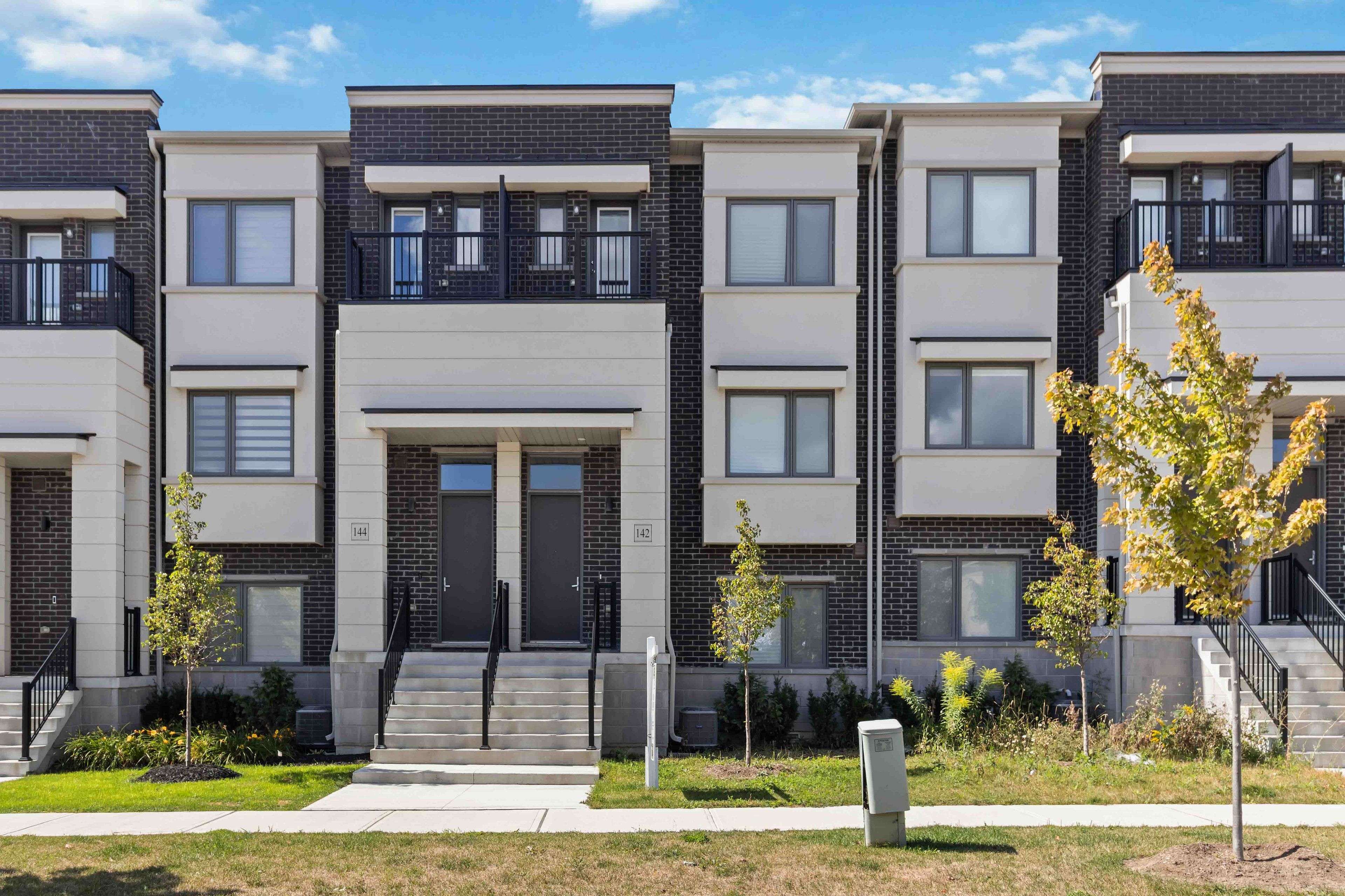 Caledon, ON L7E 2E1,142 Landsbridge ST