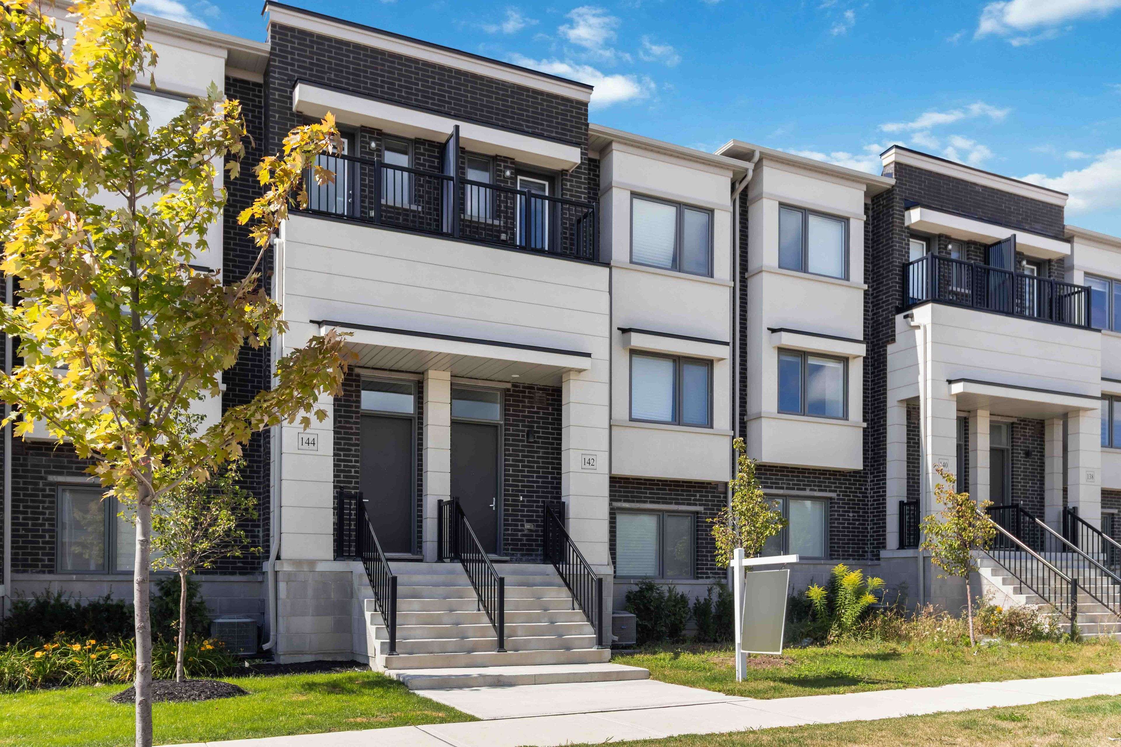 Caledon, ON L7E 2E1,142 Landsbridge ST