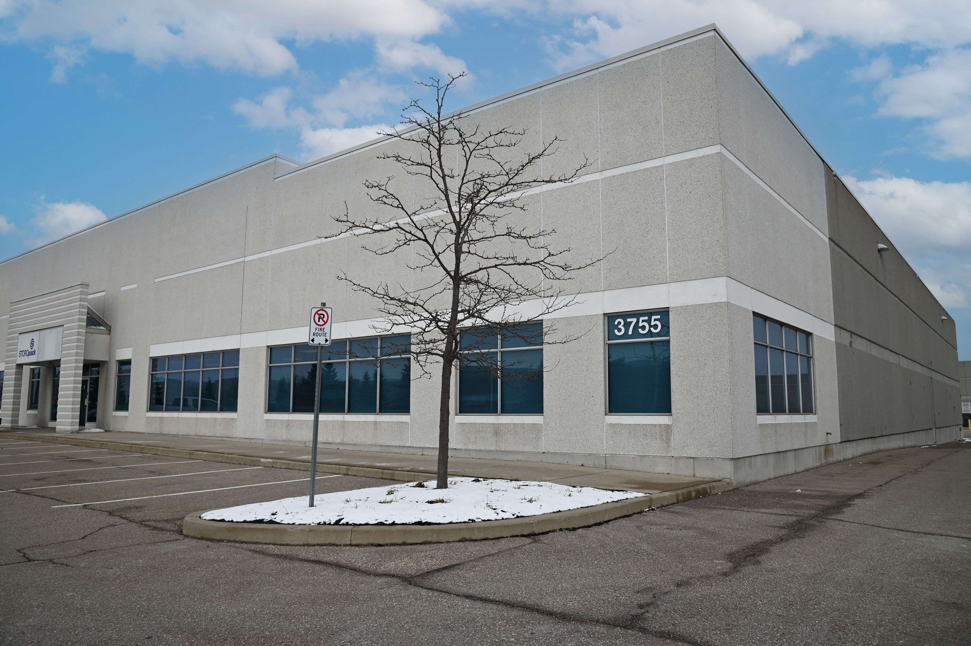 Mississauga, ON L5L 0A3,3755 Laird RD #1