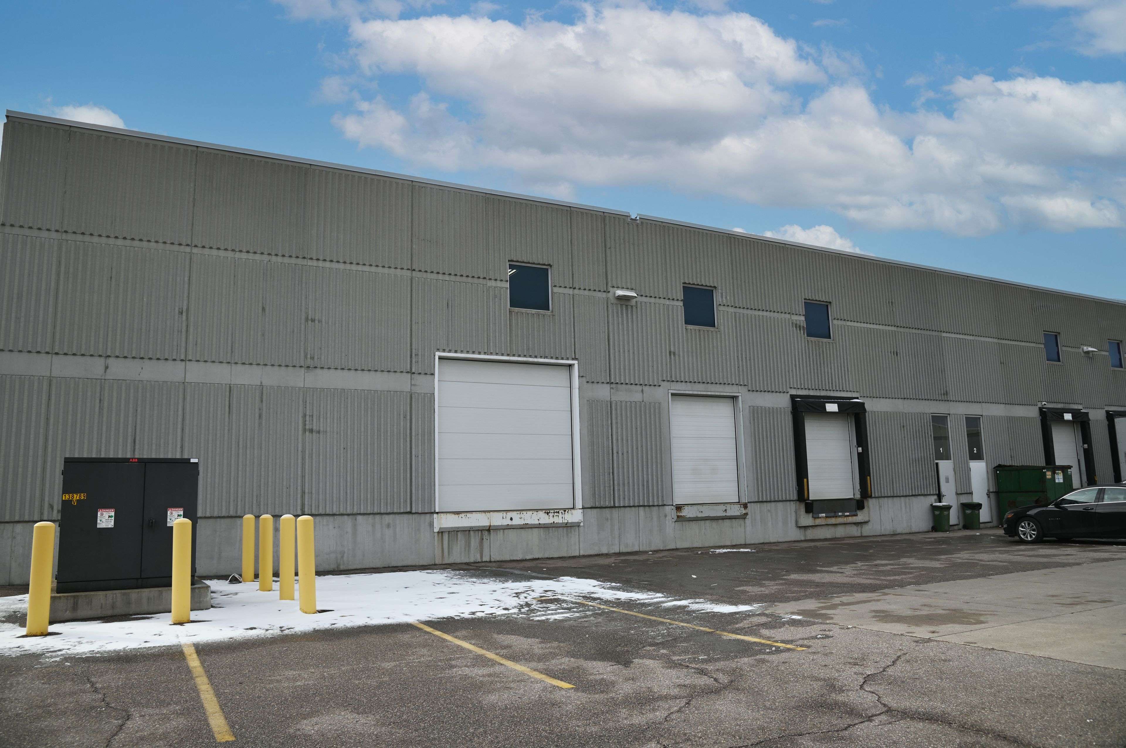 Mississauga, ON L5L 0A3,3755 Laird RD #1