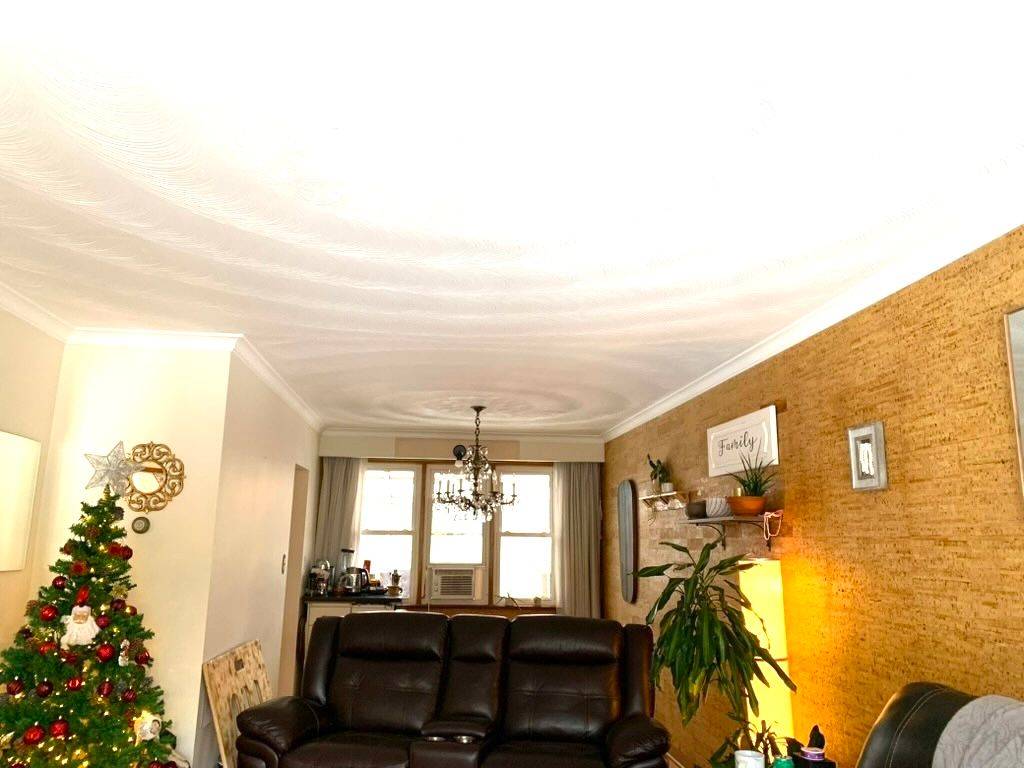 Burlington, ON L7T 3Y2,860 Francis RD