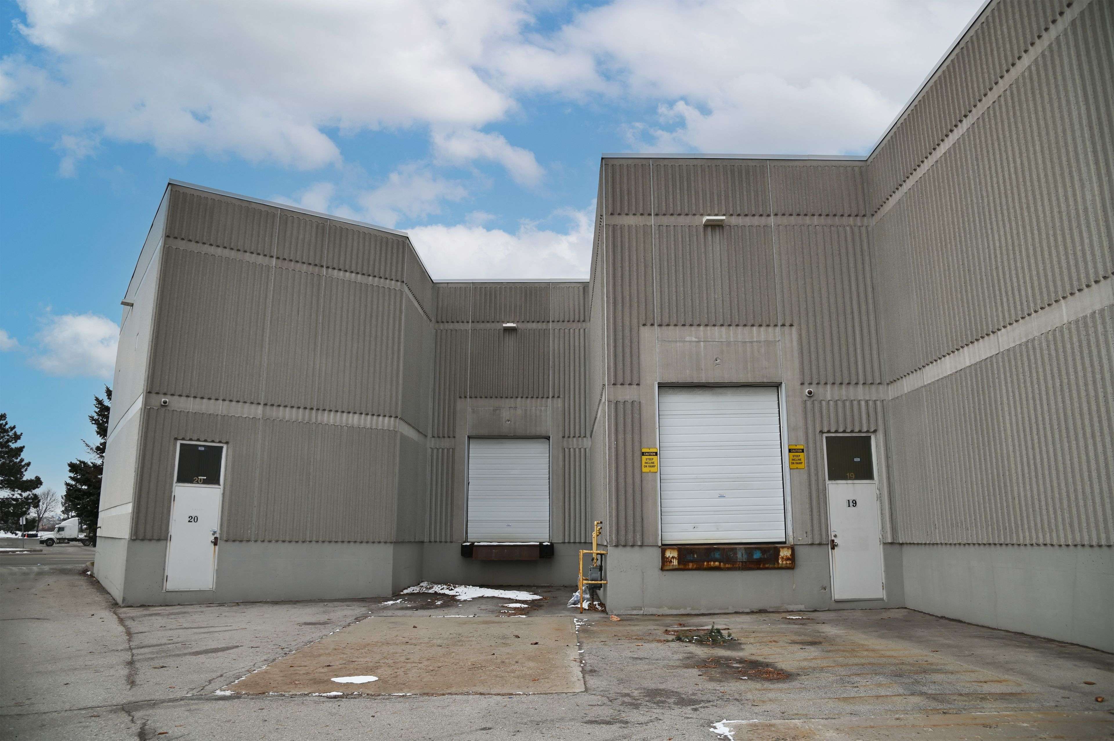 Mississauga, ON L5L 5Y7,3505 Laird RD #19