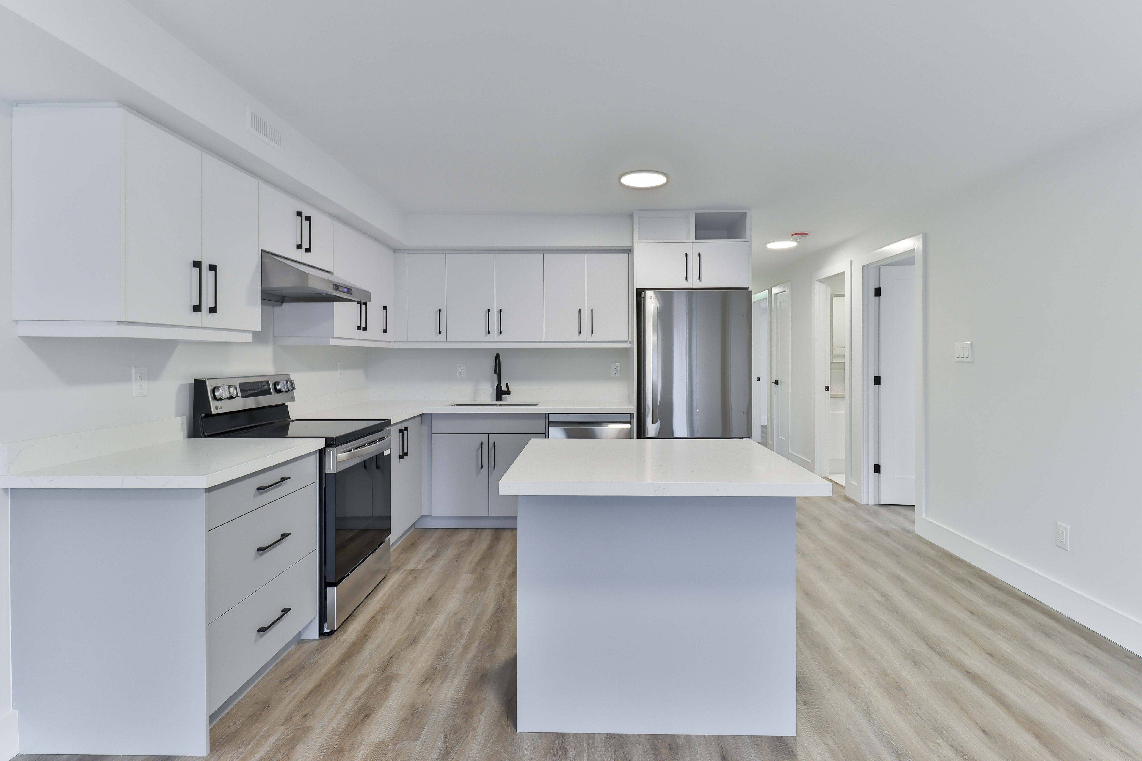 Toronto W03, ON M6E 1Y8,6 Chudleigh RD #2nd Floor