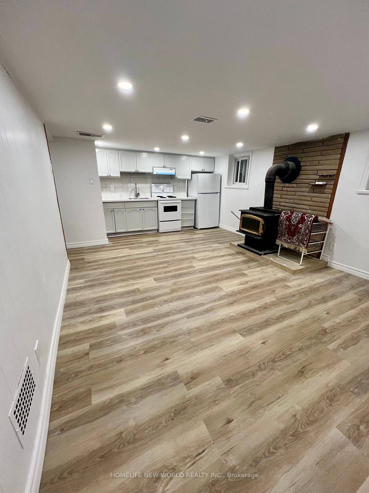 Toronto W03, ON M6M 3P4,354 Kane AVE #Bsm