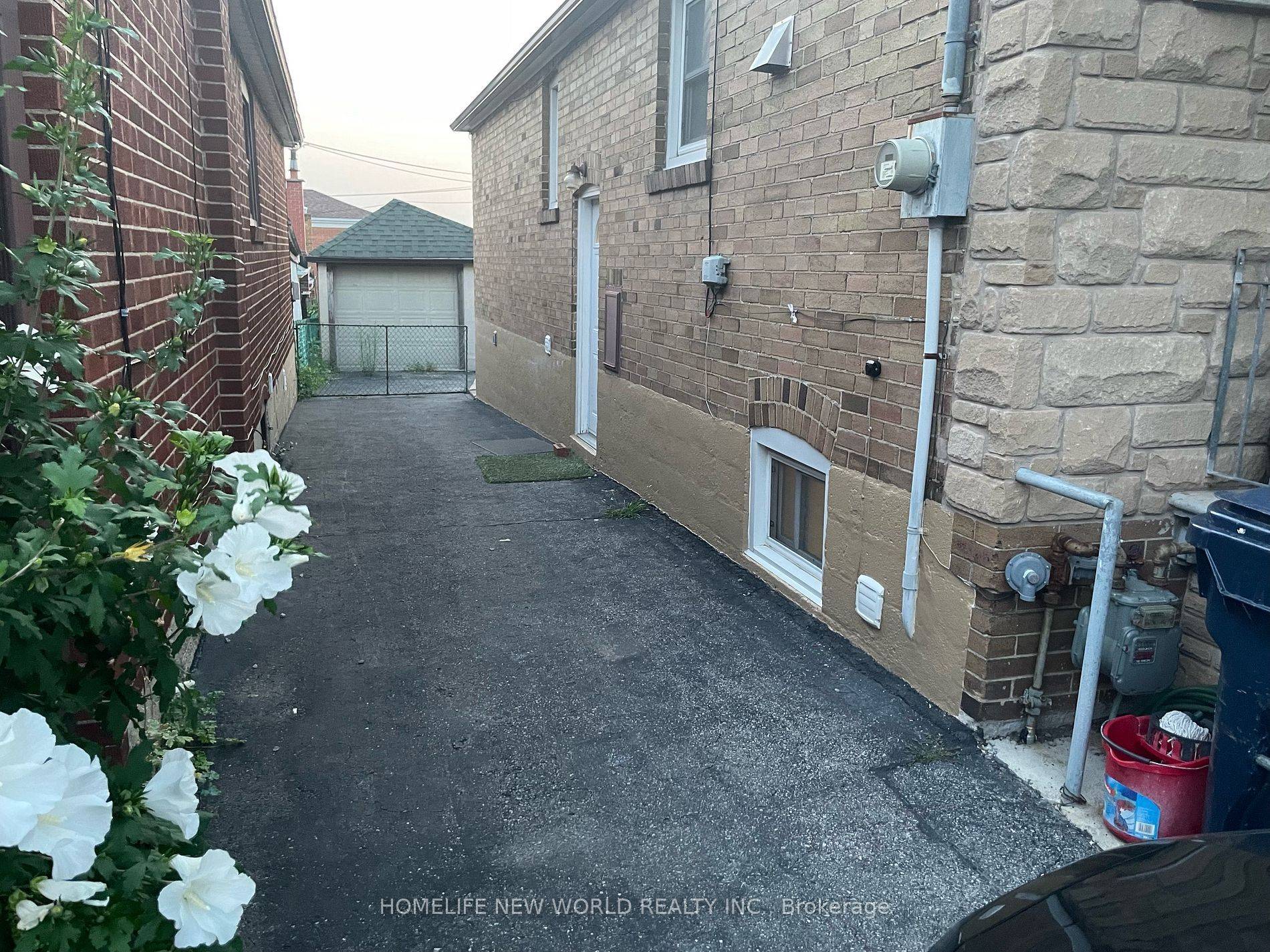 Toronto W03, ON M6M 3P4,354 Kane AVE #Bsm