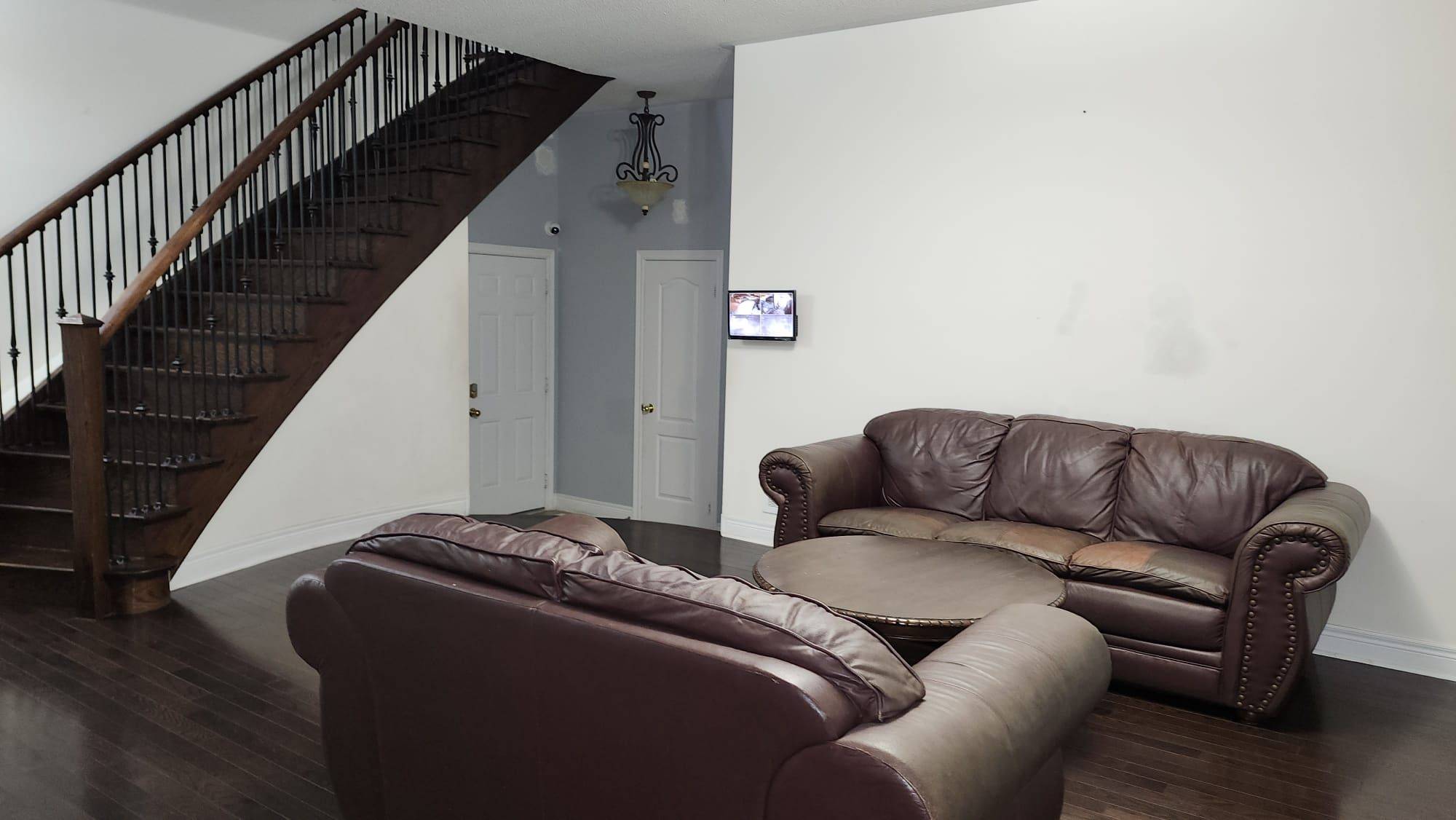 Brampton, ON L6Y 0K5,80 Tatra CRES