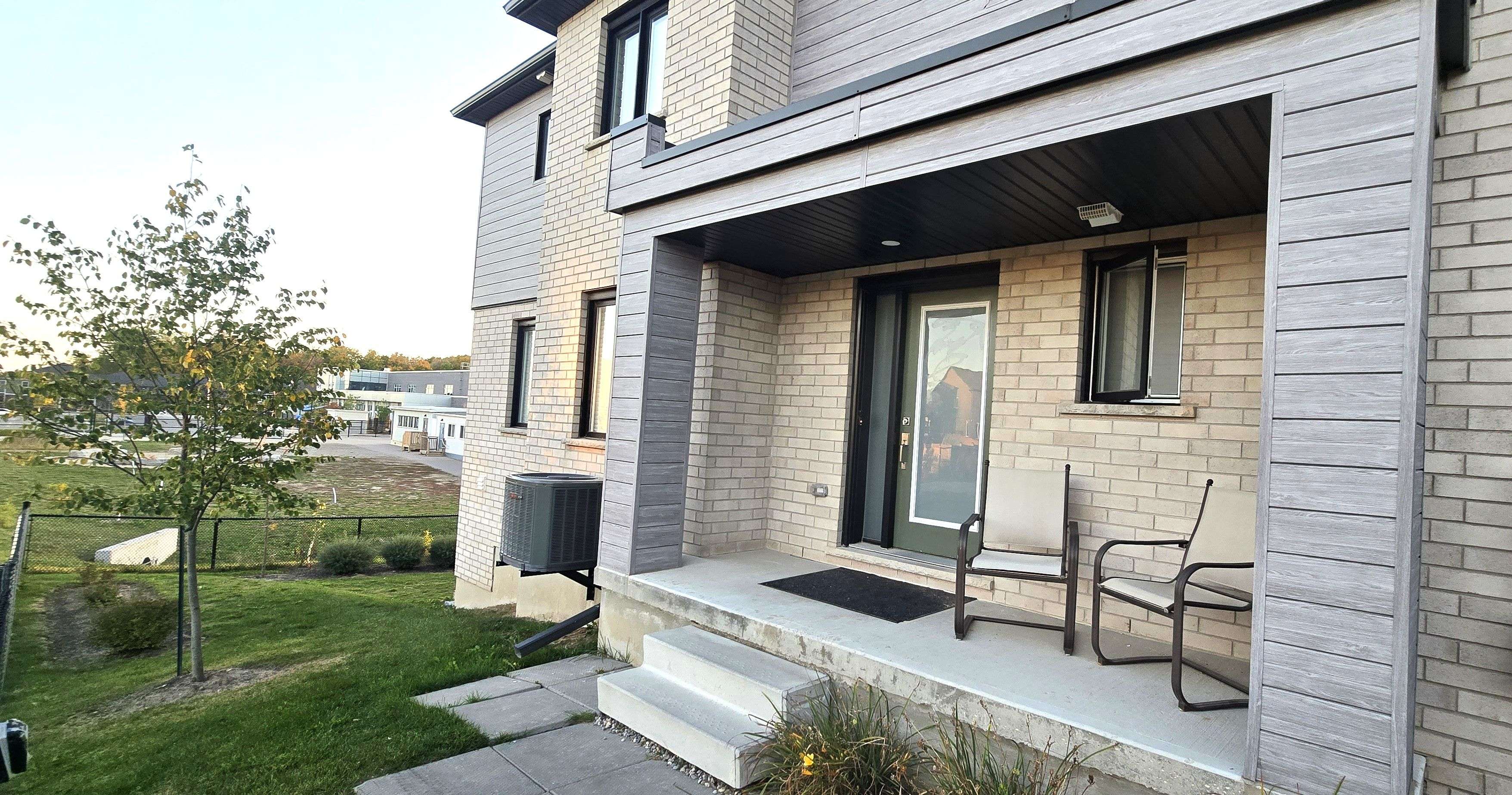 Kitchener, ON N2R 0R8,92 Pony WAY S