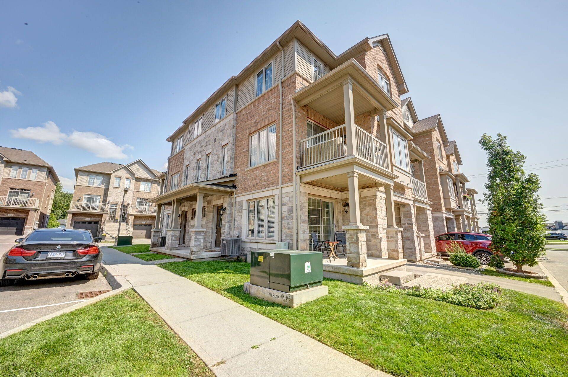 Hamilton, ON L8B 0W5,257 Parkside DR #33