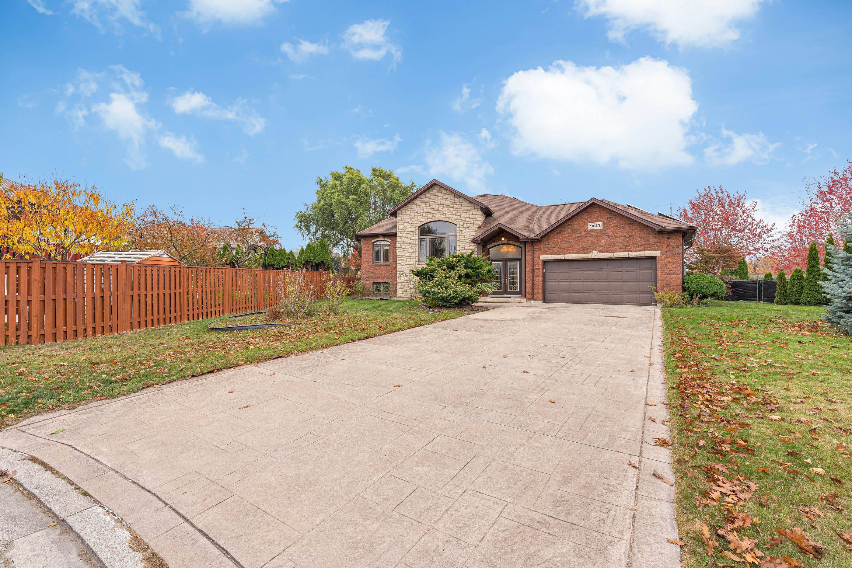 Windsor, ON N8P 1H9,9617 Manitou CRES