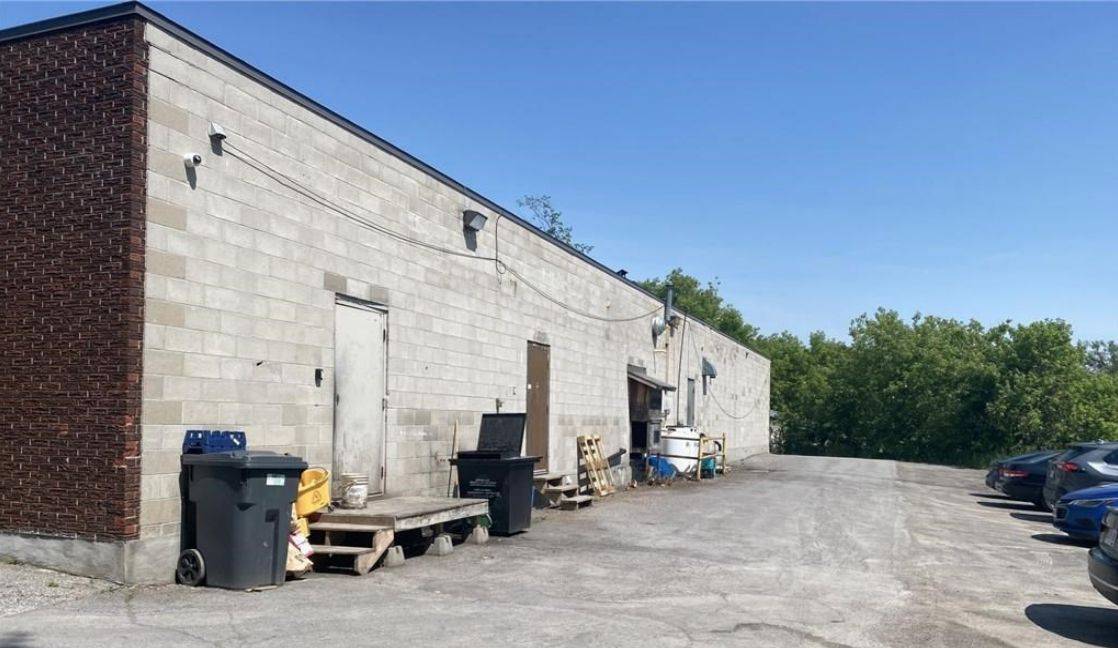 Carp - Huntley Ward, ON K0A 1L0,461 Donald B Munro DR