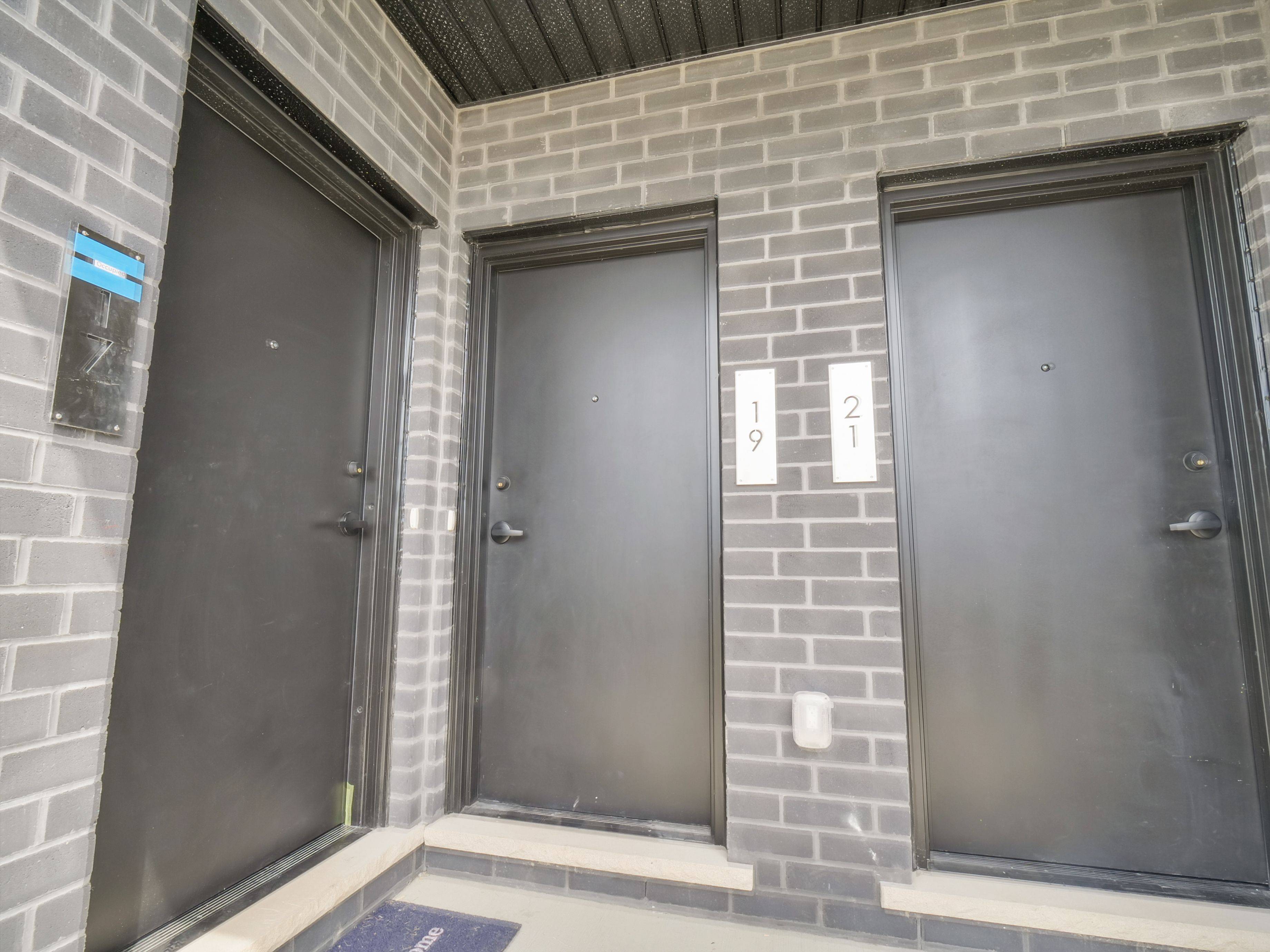 London South, ON N6P 0H9,3900 Savoy ST #11