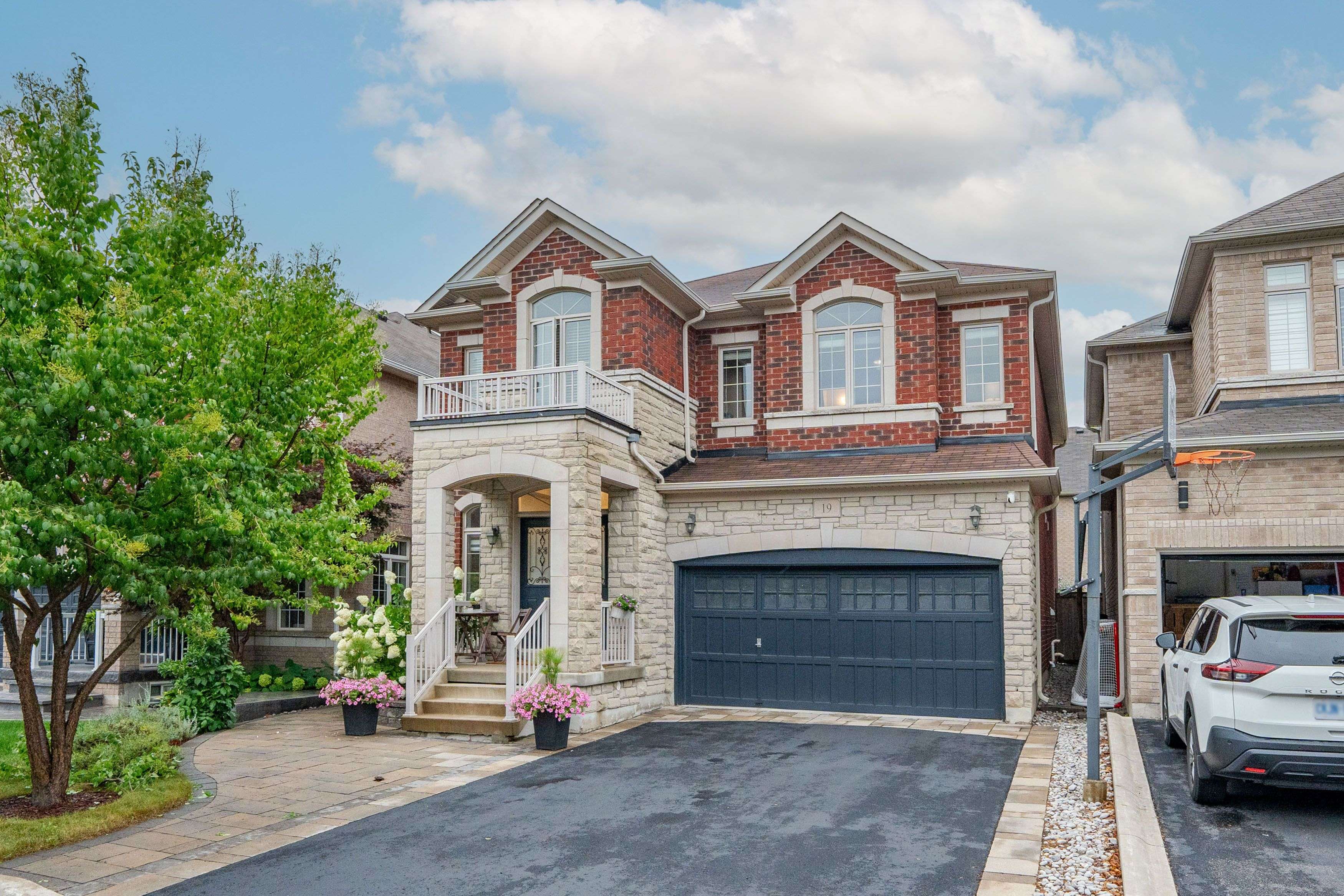 Hamilton, ON L8B 0R5,19 McKnight AVE