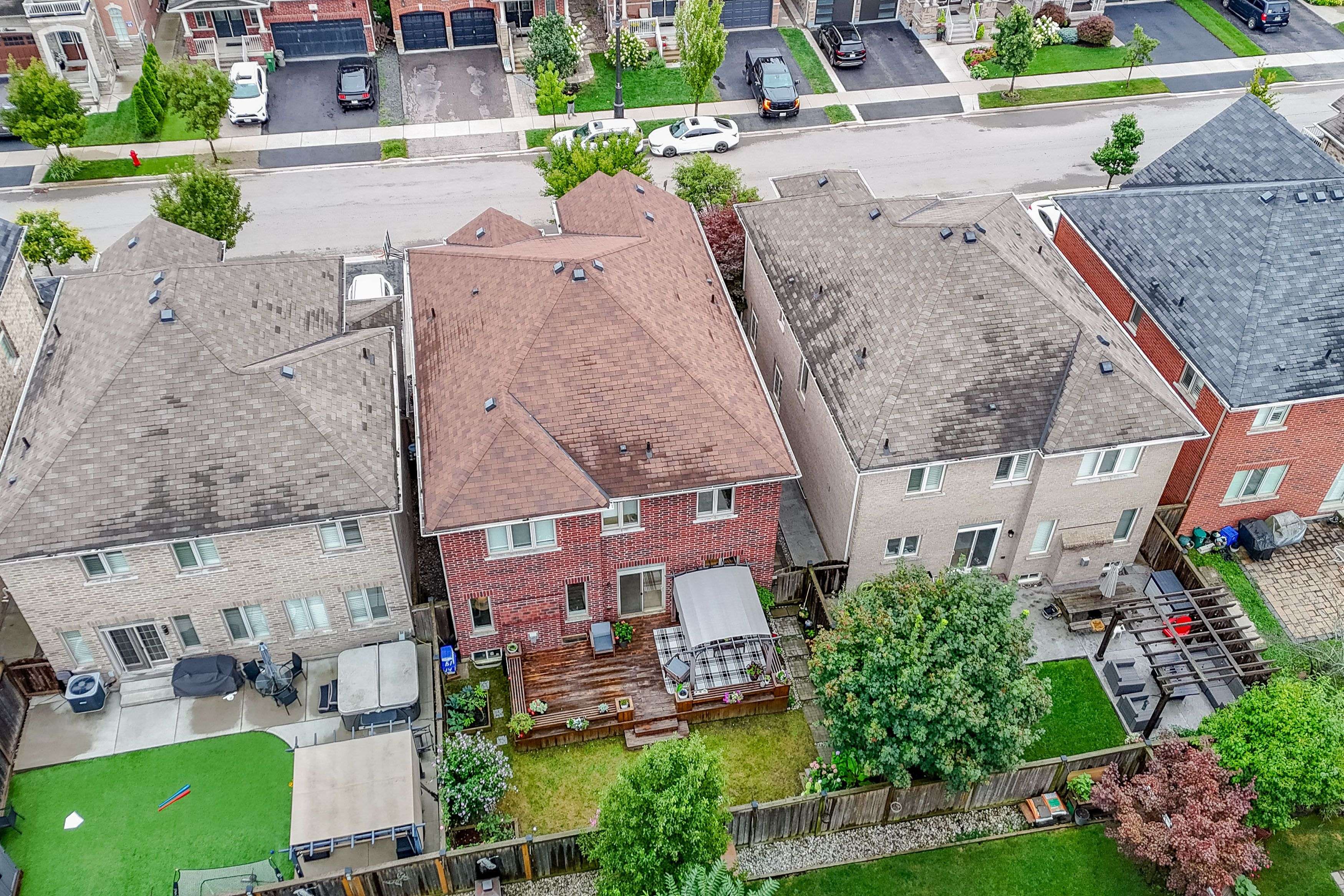 Hamilton, ON L8B 0R5,19 McKnight AVE