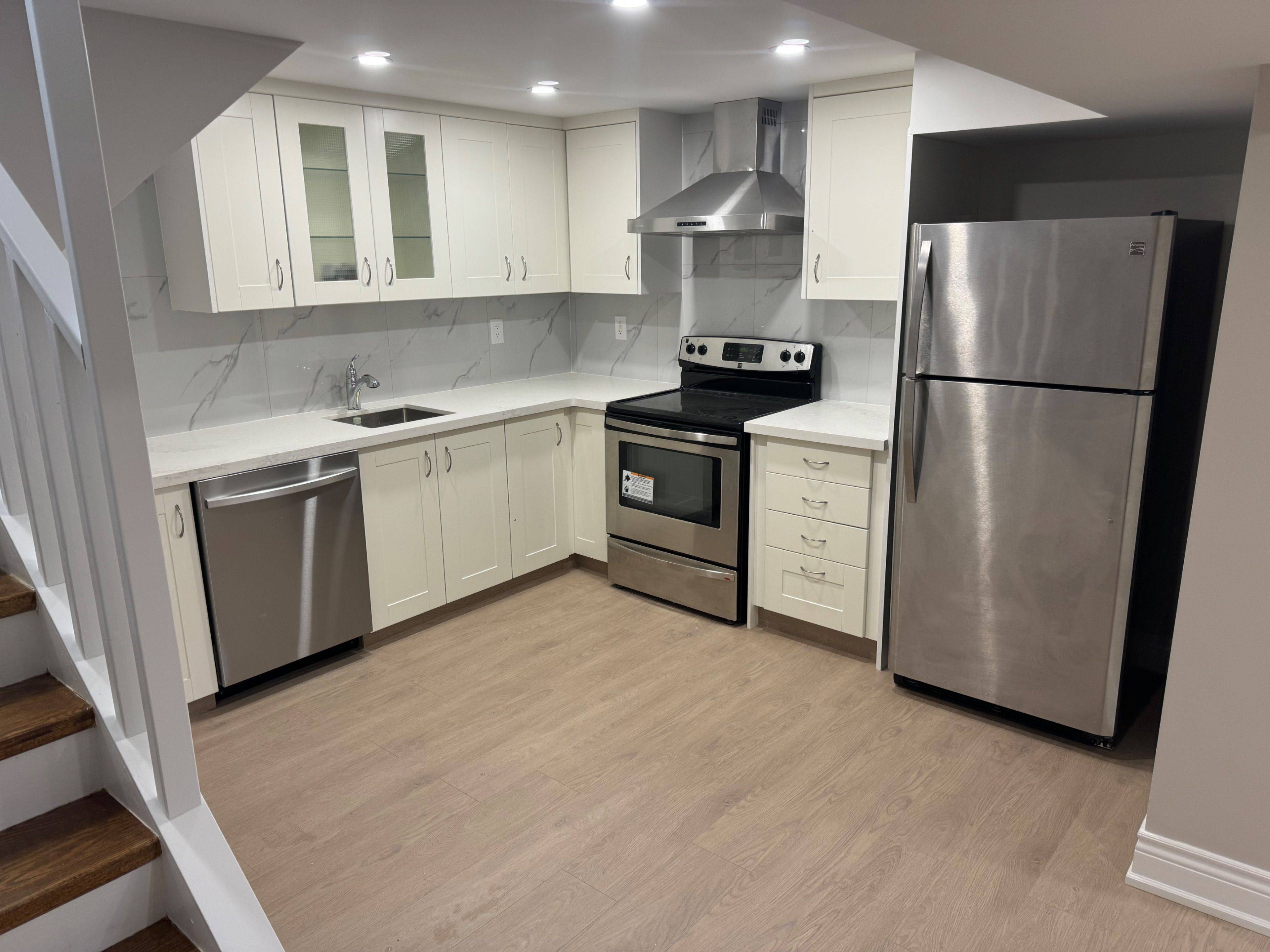 Hamilton, ON L8T 2P4,21 Nova DR #Lower