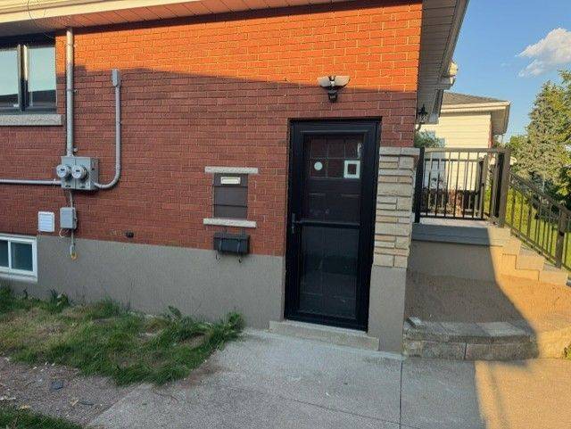 Hamilton, ON L8T 2P4,21 Nova DR #Lower