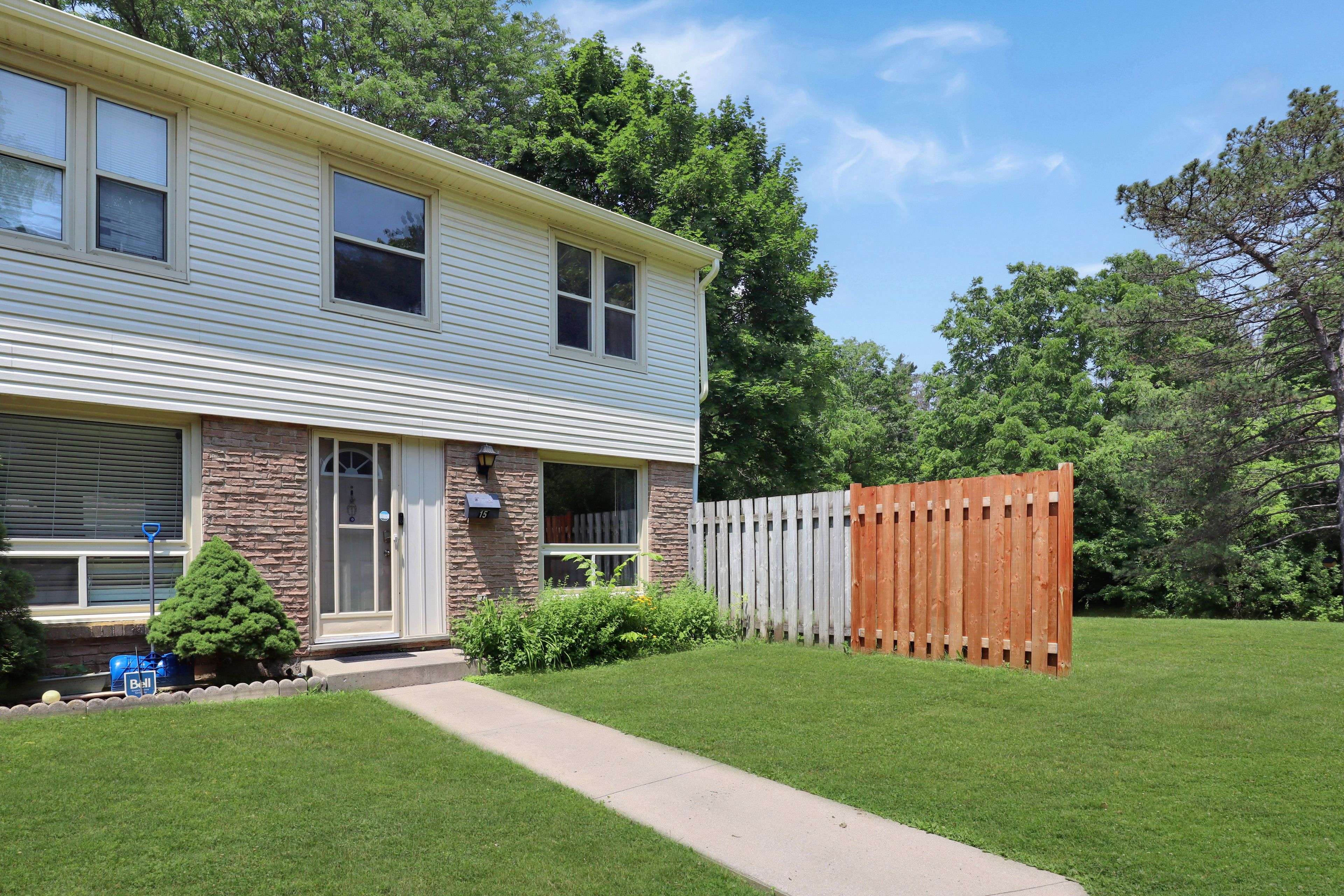 Kitchener, ON N2P 1K3,165 Green Valley DR #15