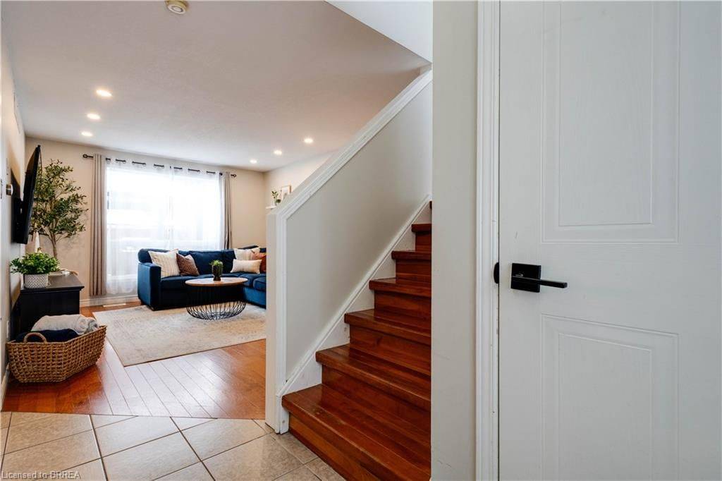 Guelph, ON N1E 7C9,564 Grange RD