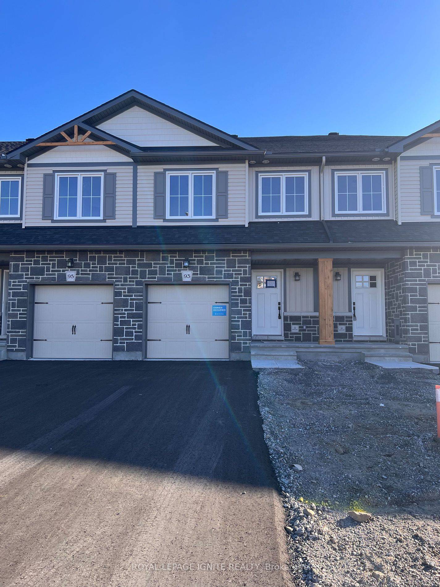 Smiths Falls, ON K7A 0C1,93 Whitcomb CRES