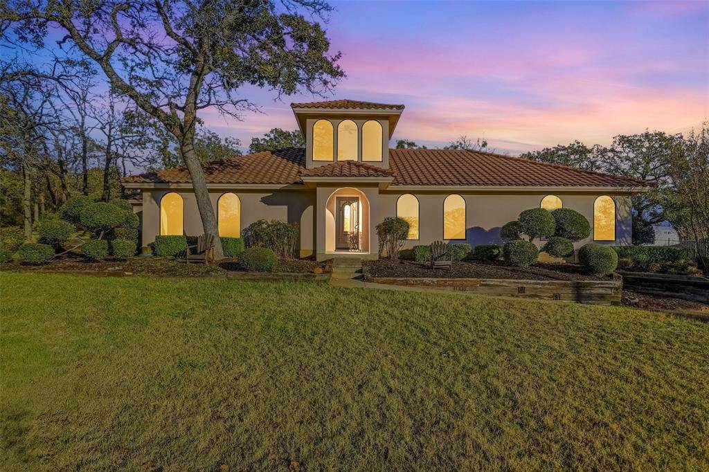 Burleson, TX 76028,612 Shady Oaks Trail