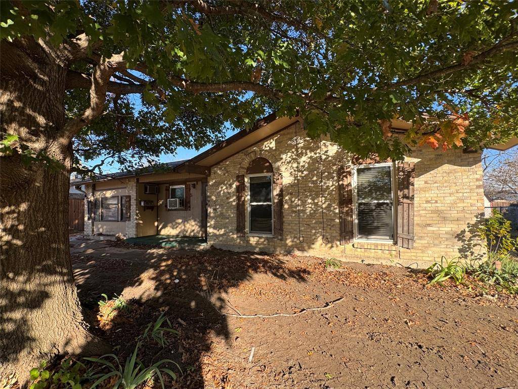 Garland, TX 75040,517 Shorehaven Drive