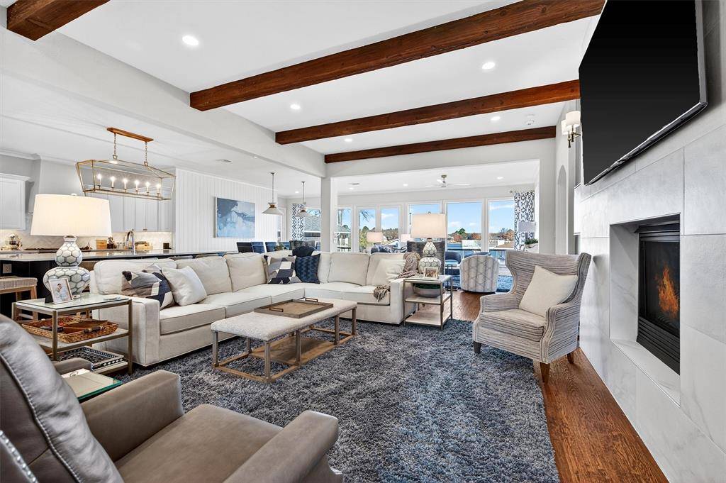 Lake Kiowa, TX 76240,600 Kiowa Drive E