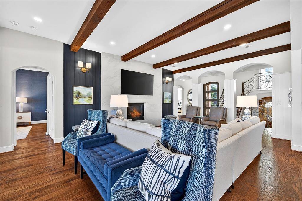 Lake Kiowa, TX 76240,600 Kiowa Drive E