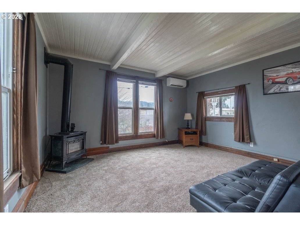 Cottage Grove, OR 97424,243 N LANE ST