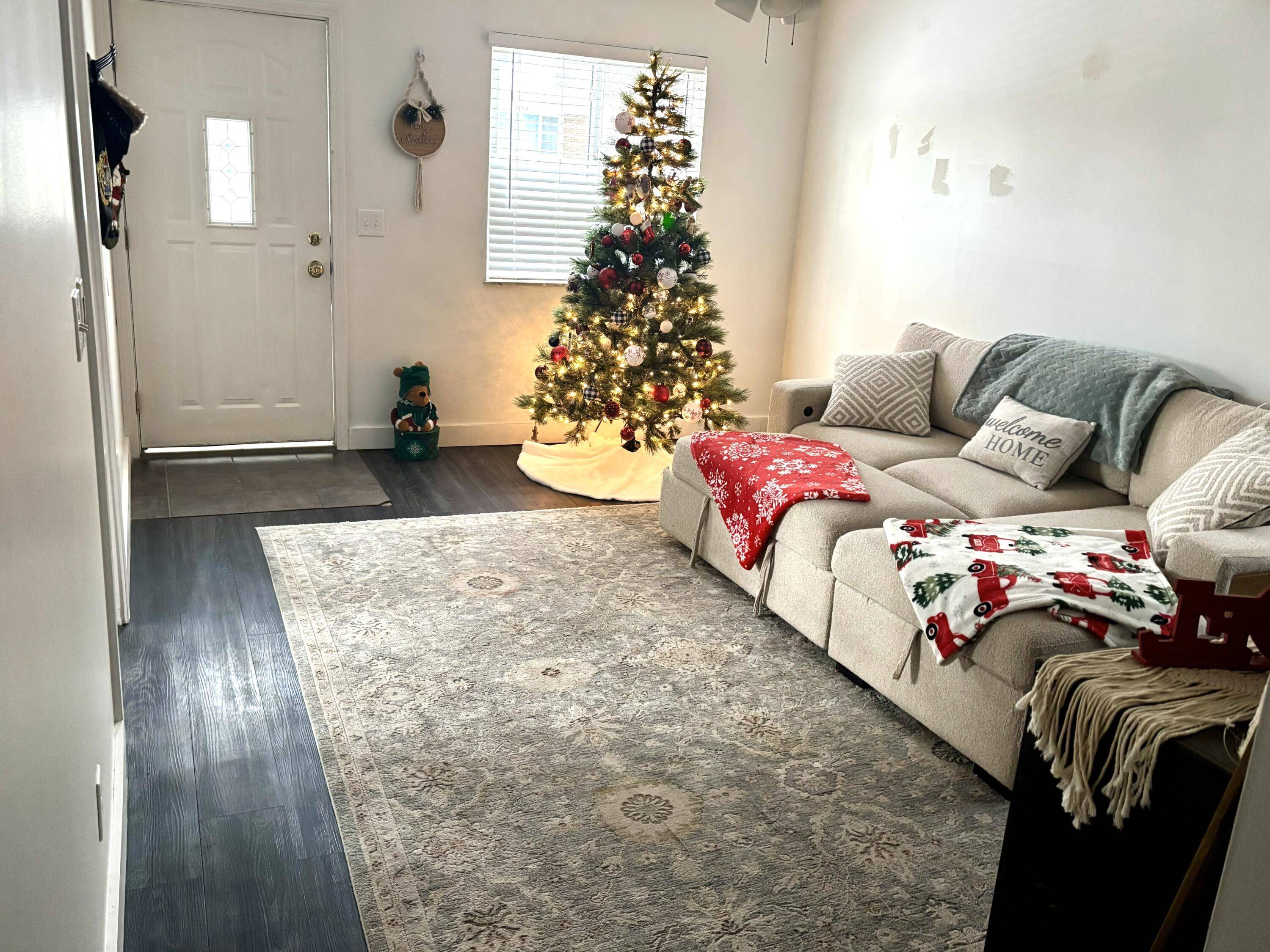 Hazel Park, MI 48030,1704 E Meyers AVE