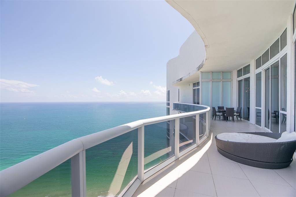 Sunny Isles Beach, FL 33160,15901 Collins Ave #Ph4303