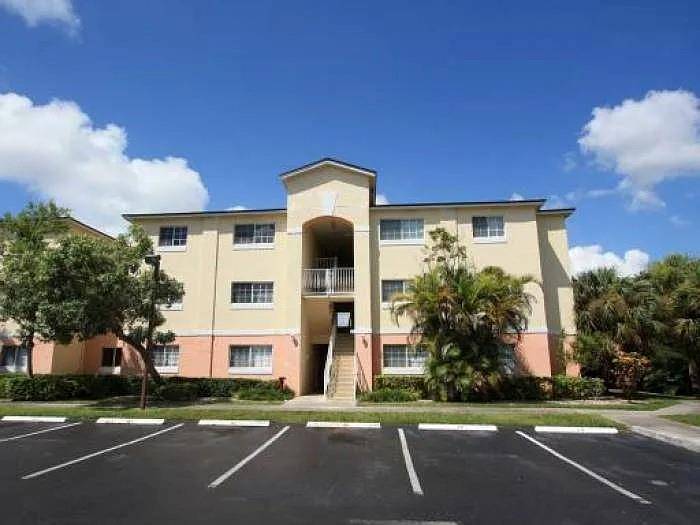 Hollywood, FL 33021,3610 N 56TH AVE #226